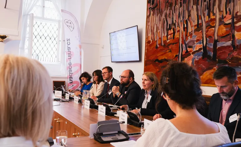 Kulatý stůl: Naděje pro děti se vzácnými nádory mozku
